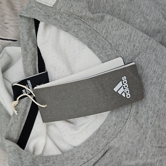 Adidas Logo T-Shirt Team Lillard NWT Size Large - Picture 4 of 6